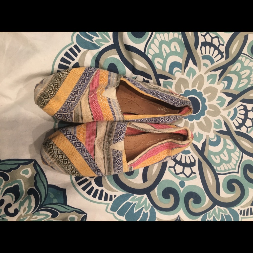 Multicolored Toms